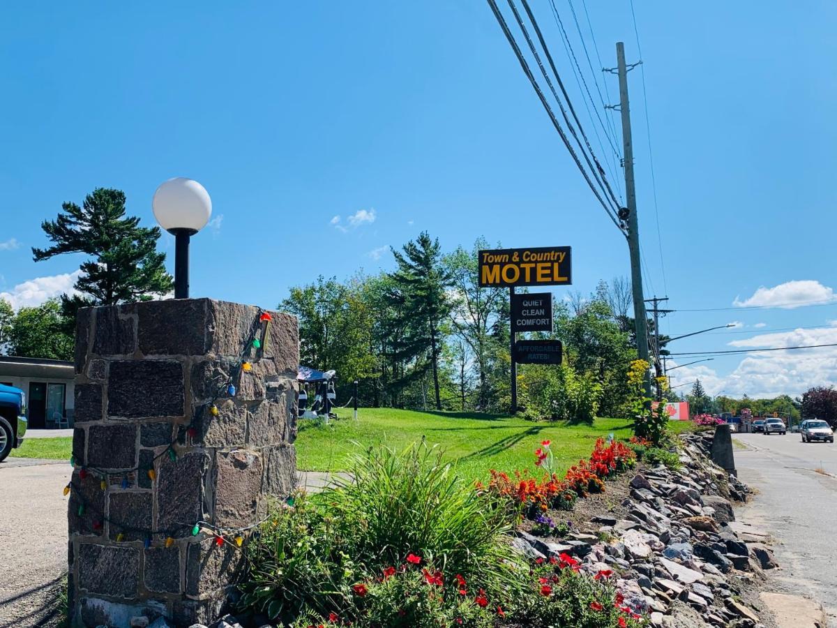 Town & Country Motel Parry Sound Dış mekan fotoğraf